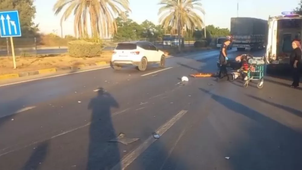 Antalya'da otomobille çarpışan motosikletin sürücüsü yaralandı