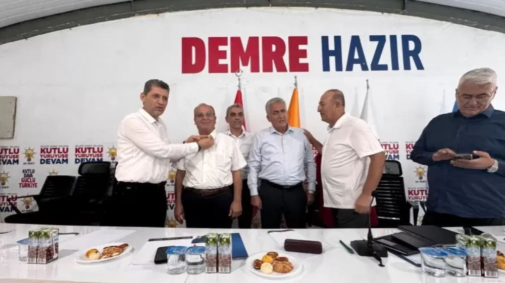 Antalya’da Siyasi Transferler devam ediyor  AK Parti’ye Katılan İsimler Belli Oldu