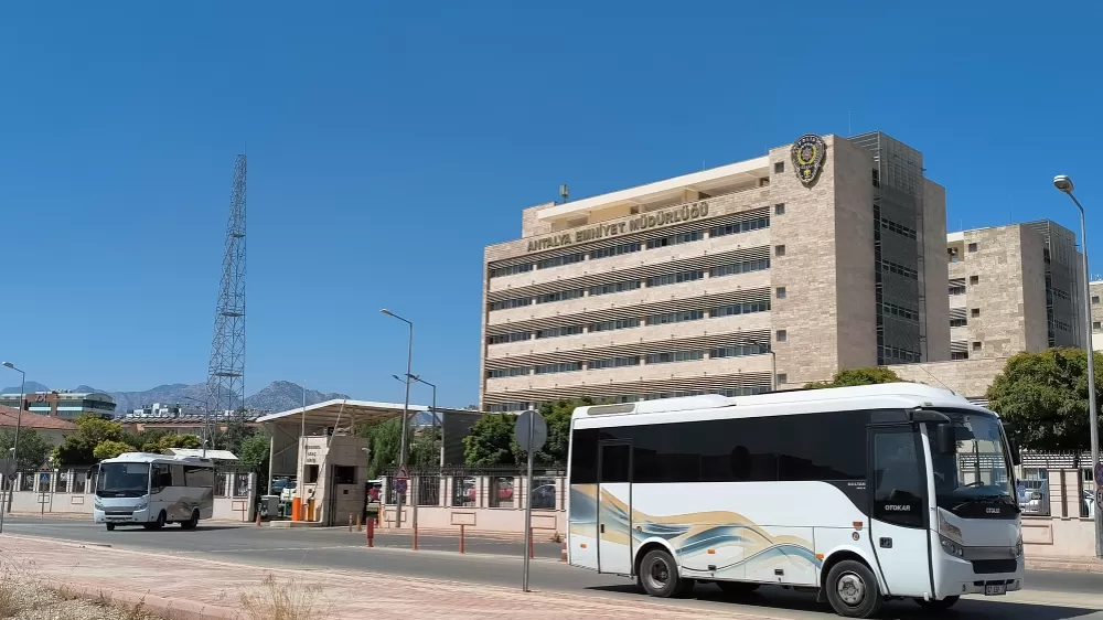 Antalya'daki ‘rüşvet' soruşturmasında 14 şüpheli adliyeye sevk edildi