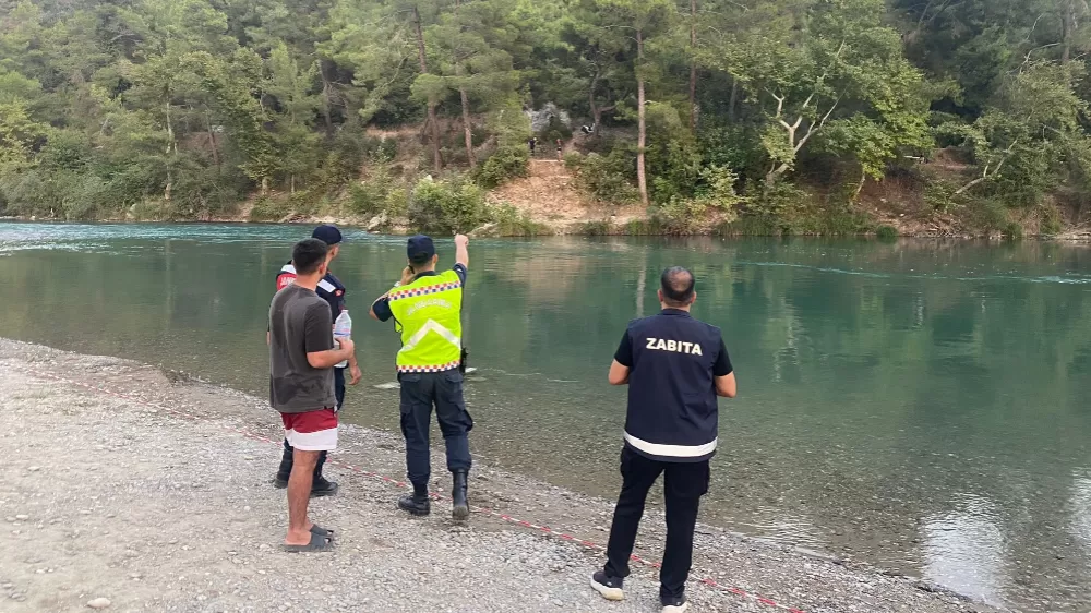 Antalya Serik  Köprüçay Irmağı'na giren genç Boğularak hayatını kaybetti 