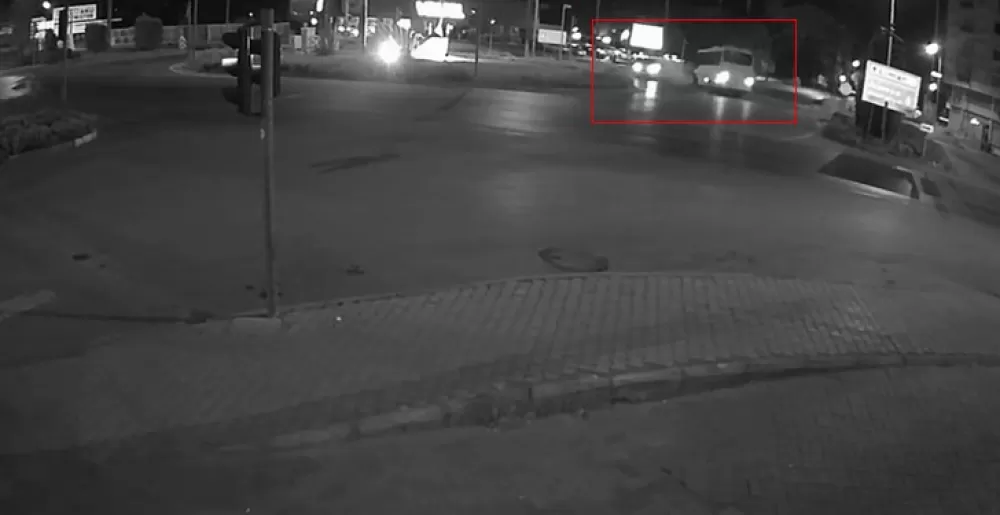 Antalya'da kırmızı ışık ihlali kazayı da beraberinde getirdi 3'ü ağır 6 yaralı