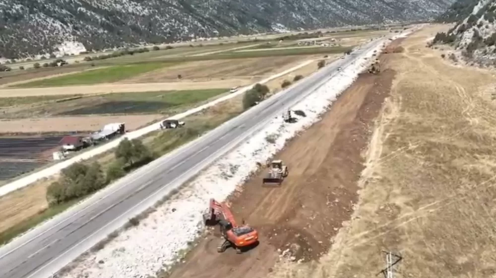  Beyşehir-Derebucak-Antalya Kara yolunda duble yol çalışmaları başladı