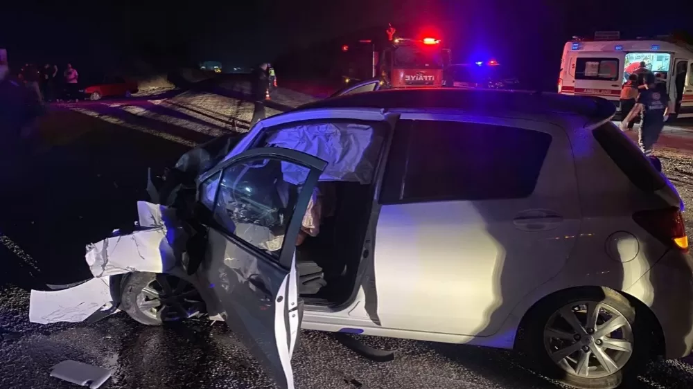 Bilecik'te trafik kazası! minibüs ile otomobil çarpıştı