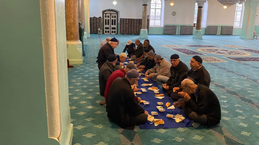 Burdur Ulu Camii’nde Sabah Namazı Buluşması Gerçekleştirildi