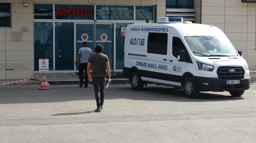 Çatıdan hortumla balkona inmek istersen hayatını kaybeden şahsın cenazesi teslim alındı