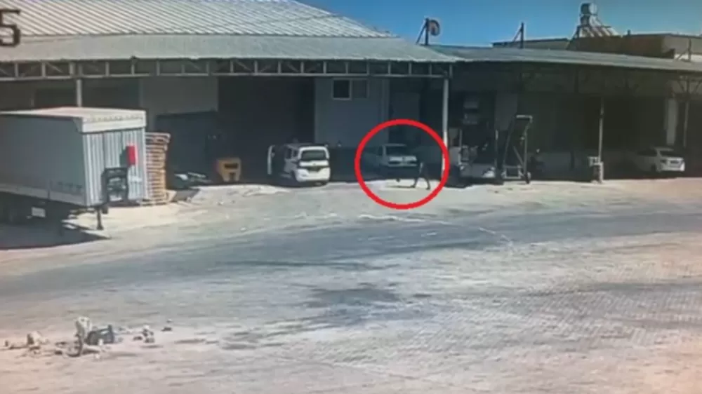 Demre Hali'ndeki patlamada güvenlik kamerasındaki detay olayın şiddetini gözler önüne serdi