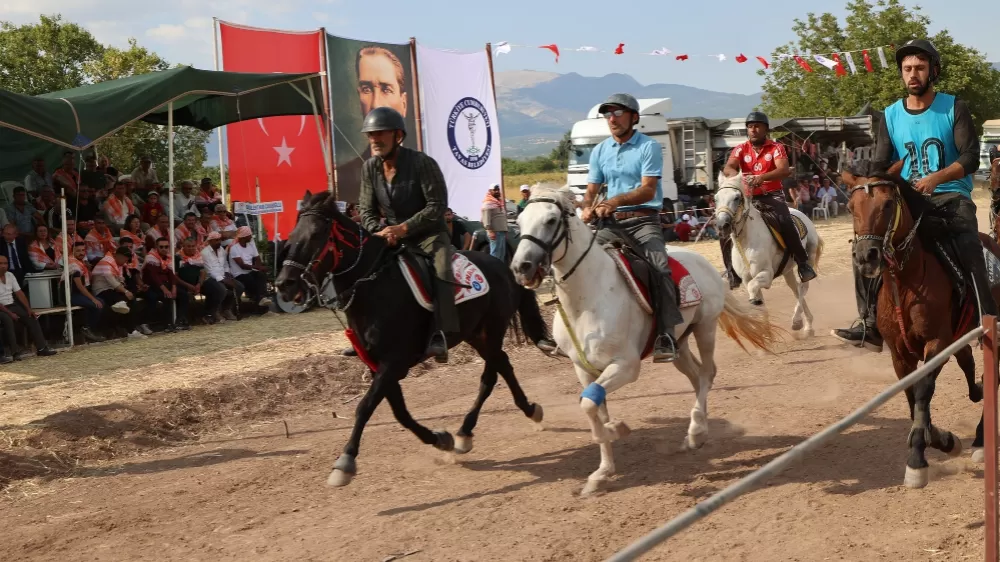 Denizli Tavas’ta 14. Rahvan Koşusu heyecanı yaşandı