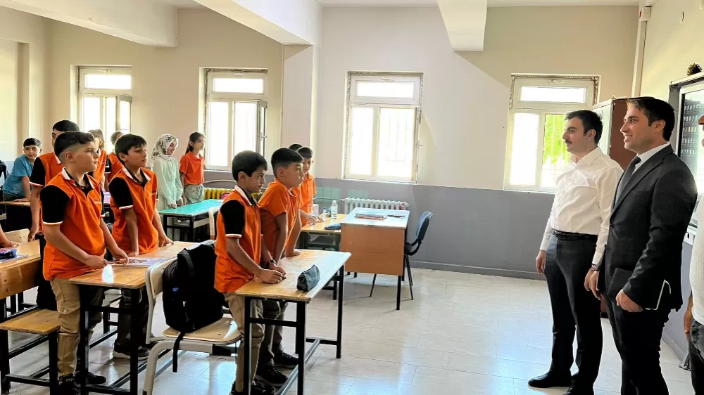 Dicle’de yeni eğitim-öğretim yılının ilk ders zili çaldı