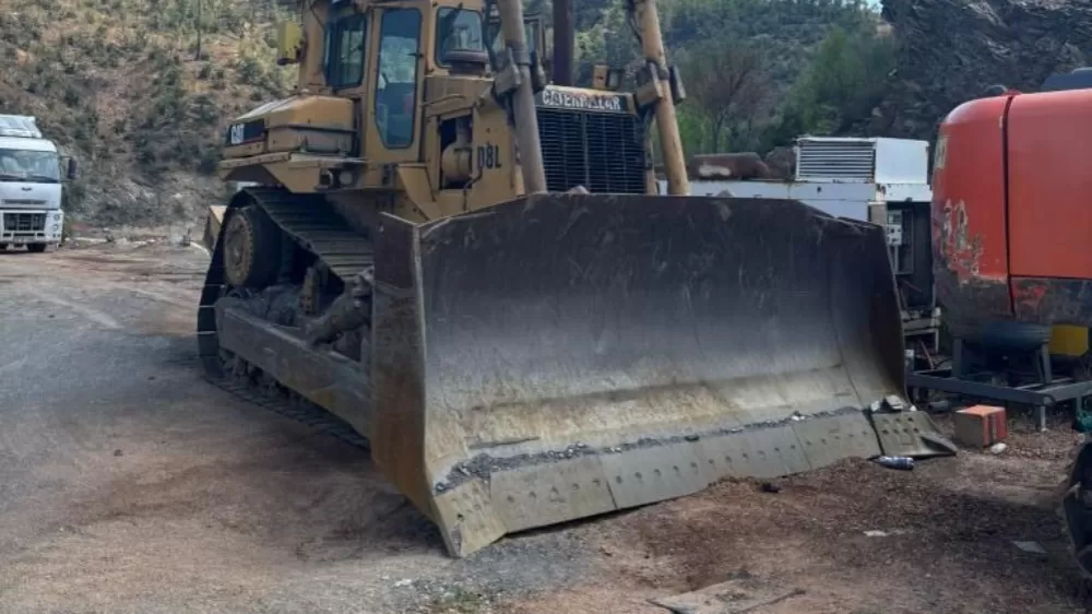 Dozerini çek karşılığı satmak istedi, dolandırıldı iddiası