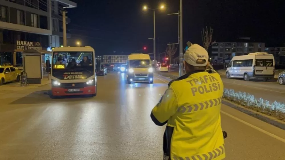 Düzce'de denetimlerde 207 araç trafikten men edildi