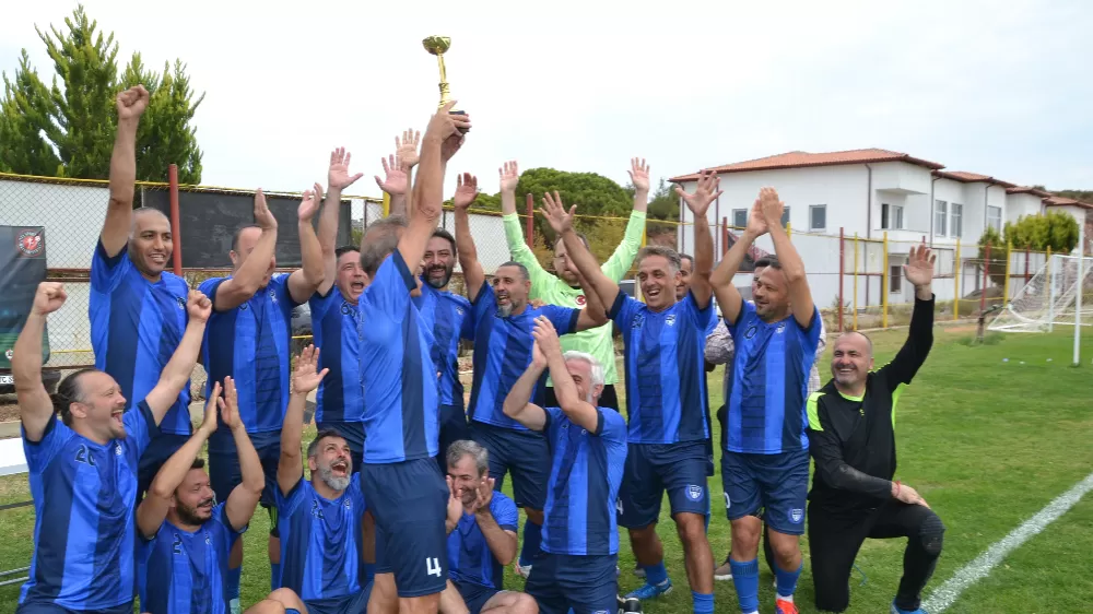 Ersan Bahar ve Mutlu Karakaş adına düzenlen turnuvada şampiyon İstanbul Beylerbeyi oldu
