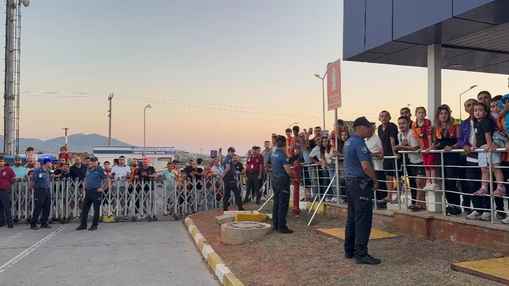   Galatasaray Futbol takımı , Alanyaspor maçı için Antalya Alanya 'da