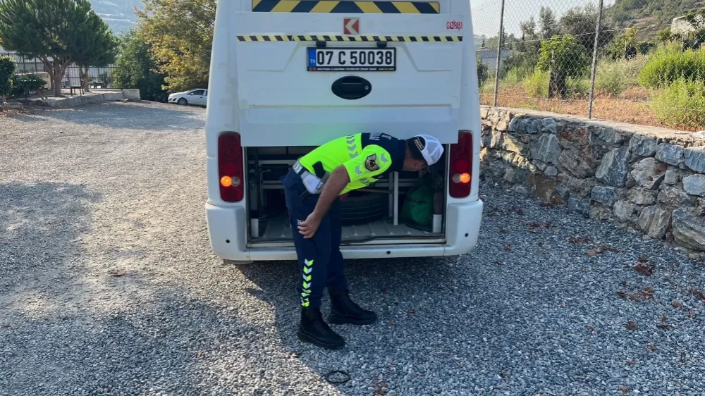 Gazipaşa'da jandarma ve polisten servislere sıkı denetim