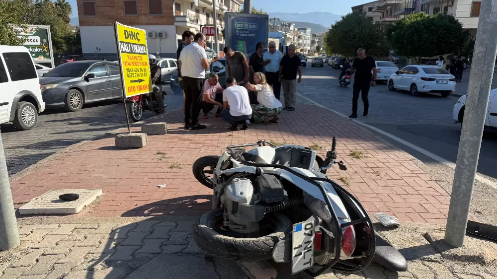 Gazipaşa’da minibüs ile motosiklet çarpıştı: 1 yaralı