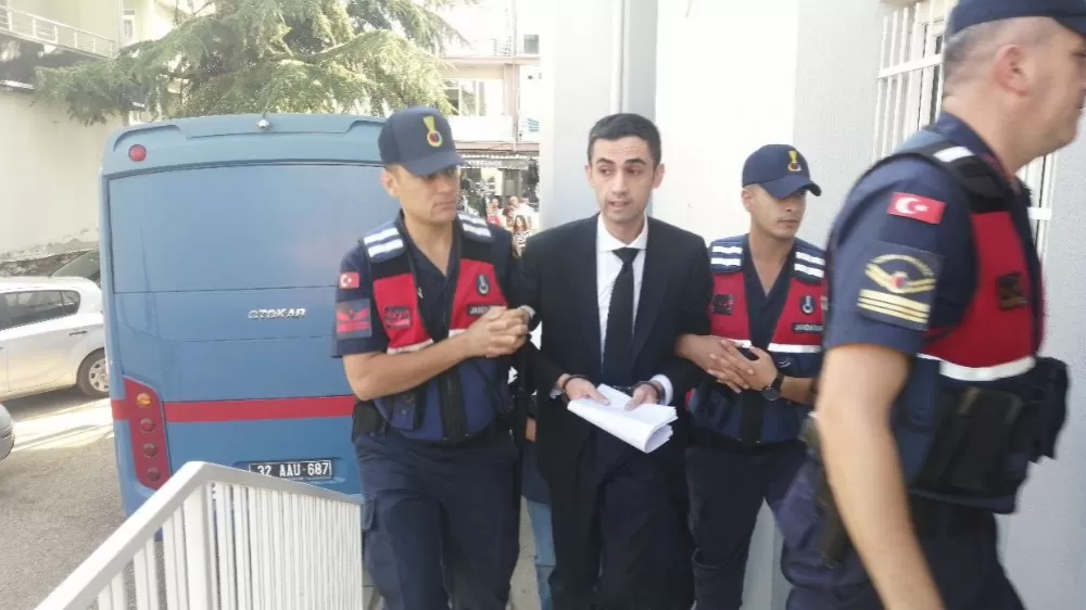 Gelendost Belediyesi zimmet ve rüşvet davasının ilk duruşmasında tahliye kararı çıkmadı