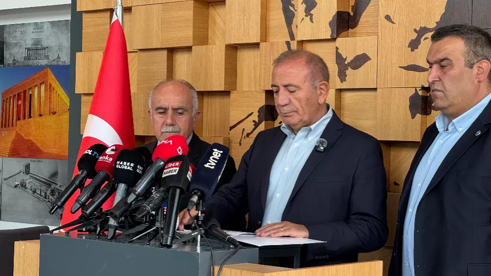 Gürsel Tekin'den Özgür Özel'e: "Arkadaşlarımızın tutuklu olmalarına sebep olanlarla ilgili işlem yapmalarını beklerdim"