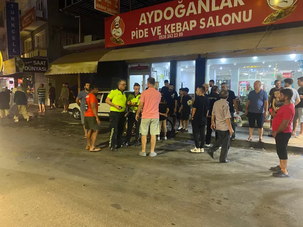 Antalya'da trafik kazası Kamyonetin çarptığı otomobil kaldırıma çıktı