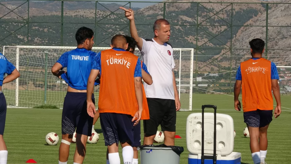 Anne ve babasının sesi oldu, şimdi ise ay-yıldızlı forma için çalışıyor