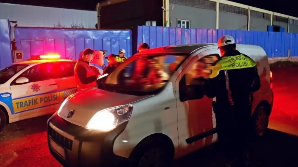 Isparta'da abartı egzoz ve modifiye araç denetimi: 1 aranan şahıs yakalandı