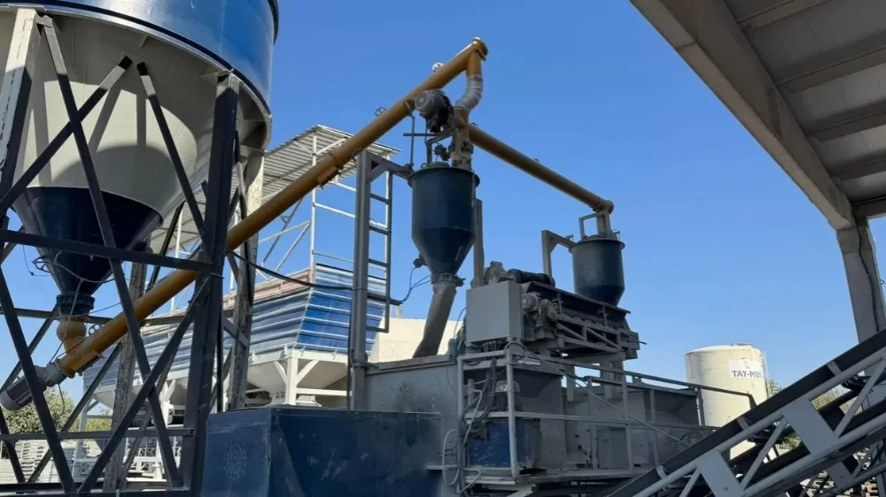 Isparta'da  fabrika işçisi beton mikserine düşerek can verdi