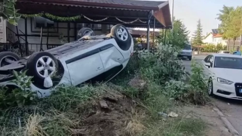 Isparta'da kaza otomobil takla attı