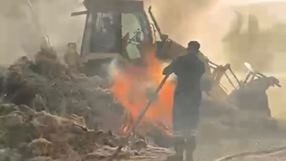 Isparta'da köyde yangın çıktı Saman balyaları kül oldu