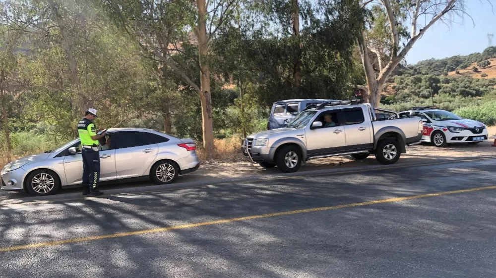 Jandarmadan Köşk’te yol kontrolü