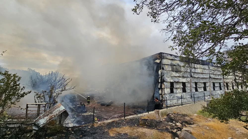 Kayseri'de fabrika yangını: Ekipler müdahale ediyor