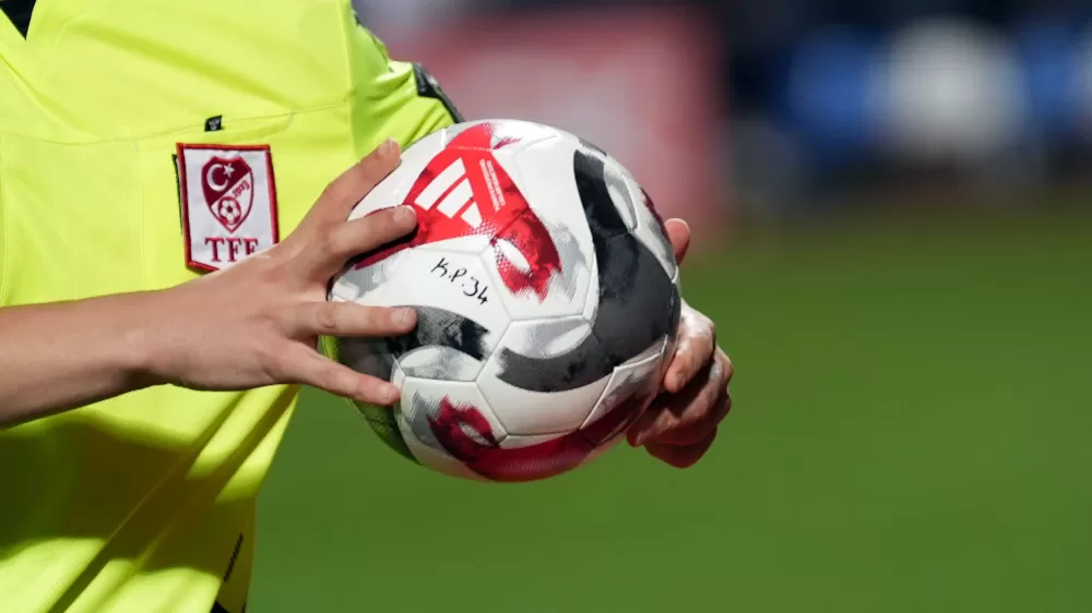  Kayserispor - Beşiktaş maçının hakemi Adnan Deniz Kayatepe oldu