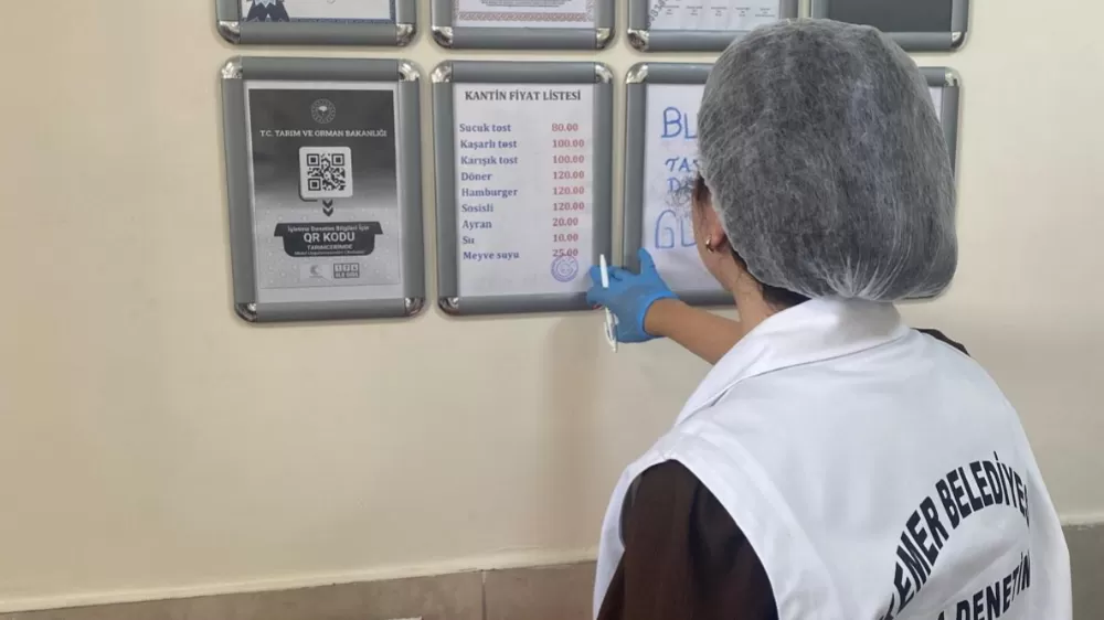 Kemer'de zabıta okul kantinlerindeki denetimlerini sürdürüyor