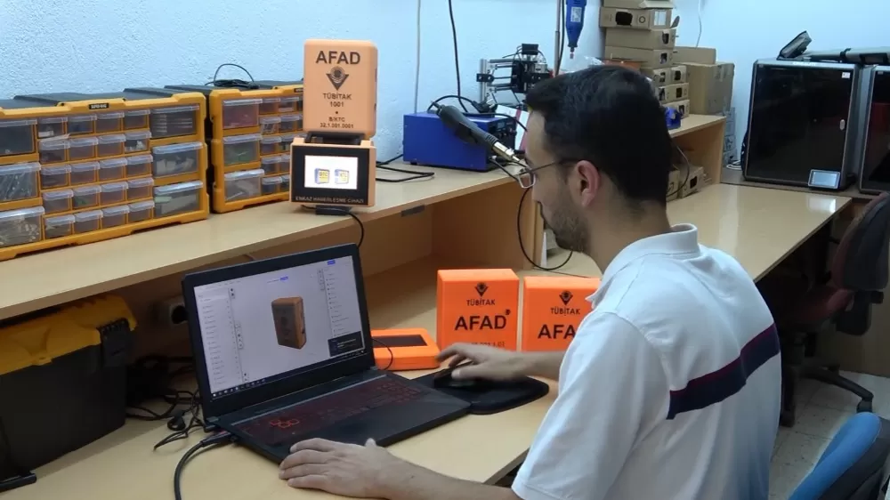 Kendini deprem anında enkazda hisseden mühendis, hayat kurtaran sistem geliştirdi