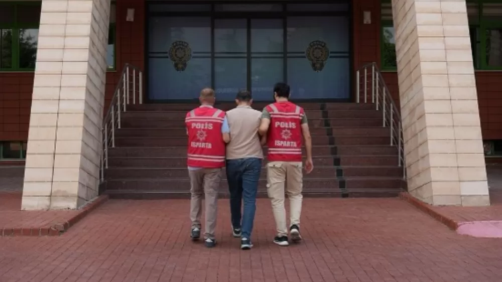 Kendisini bankacı olarak tanıtıp 393 bin TL dolandıran şahıs tutuklandı