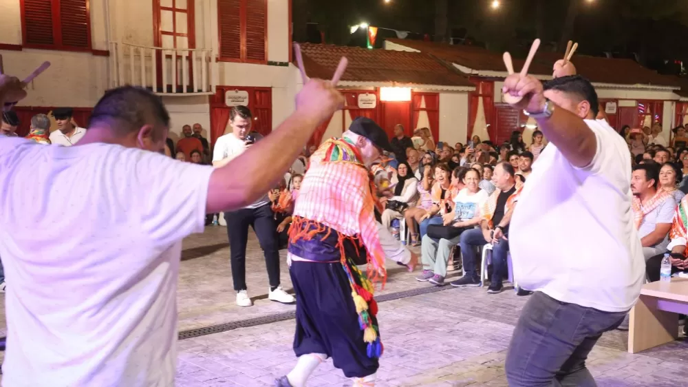 Kepez Kültür Festivali’nde Yörük ateşi yandı