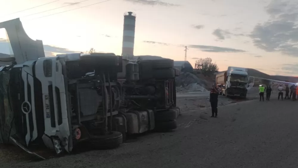 Kırıkkale'de trafik kazası! Tır başka bir tıra çarptı