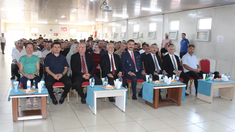 Konya Açık Ceza İnfaz Kurumu Müdürlüğü’nde Mevlid Kandili programı düzenlendi.