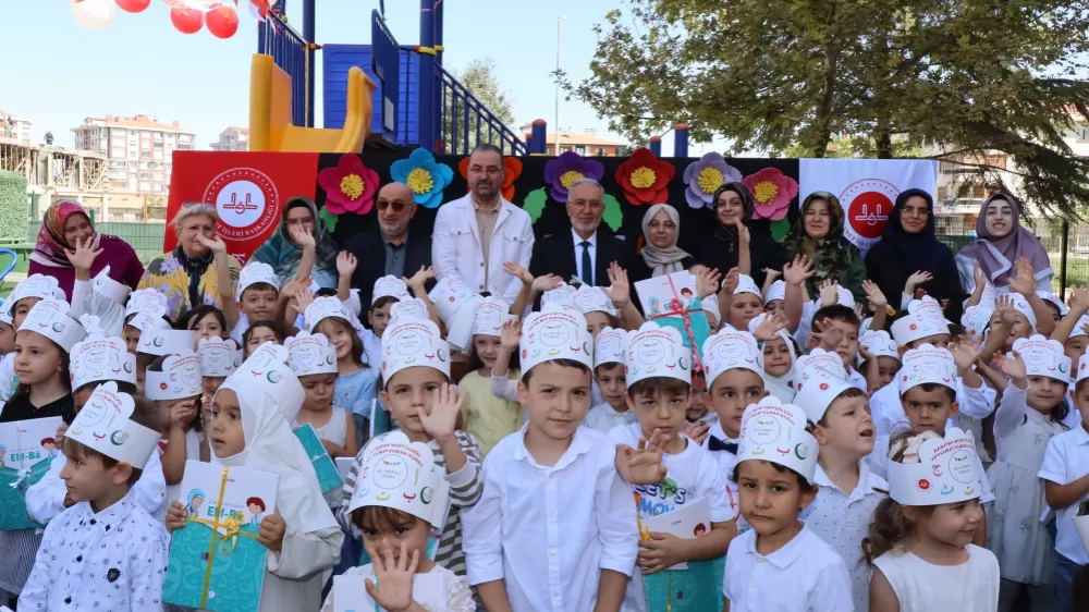 Konya Karatay Müftülüğü Keykubat 4-6 Yaş Kur’an Kursu’nda minik öğrenciler için Bed-i Besmele programı düzenlendi.