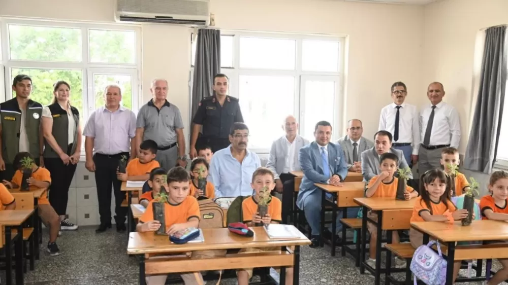 Mersin'de öğrencilere anlamalı hediye