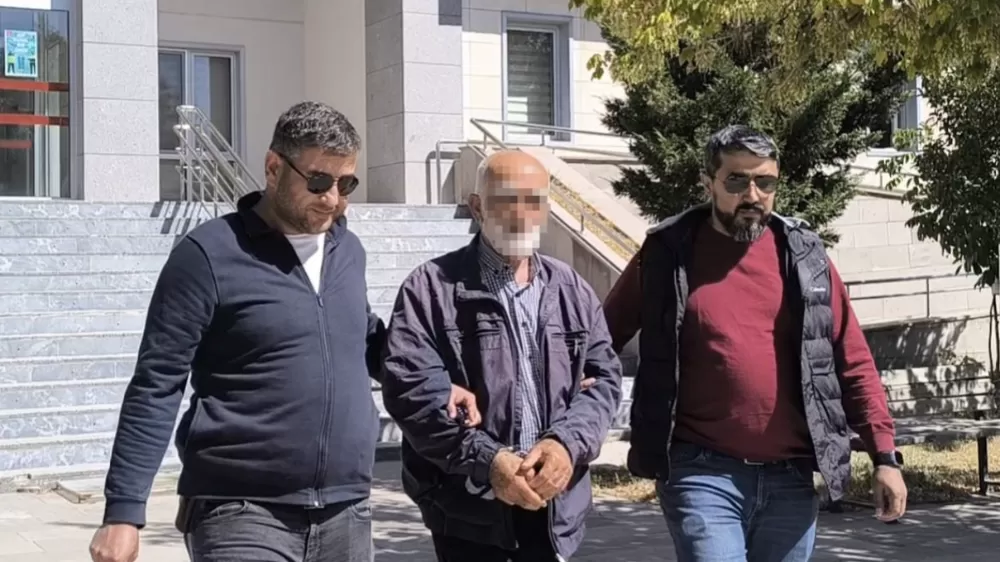 Polis 71 yaşındaki suçluyu kardeşinin kimliğini kullanırken yakaladı