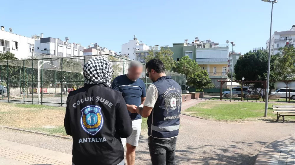 Polisten okul çevreleri ve servis araçlarında sıkı denetim