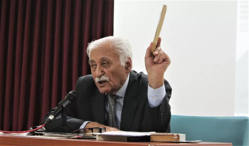 Türk diline olan hassasiyetiyle tanınan usta şair ve yazar Yavuz Bülent Bakiler Vefat Etti