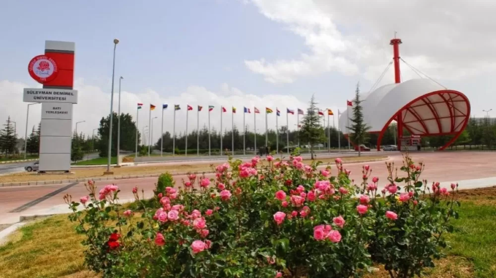 SDÜ'de öğrenciler 'yemekhane fiyatları ve ulaşım' konularında şikayetçi