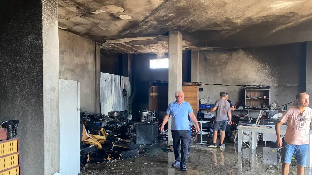 Serik'te evin deposunda çıkan yangın söndürüldü