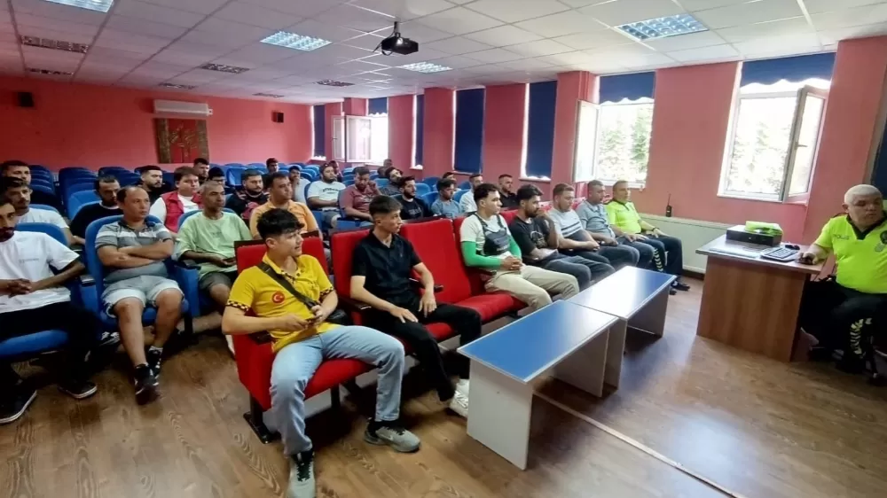 Silifke'de motokuryelere trafik eğitimi