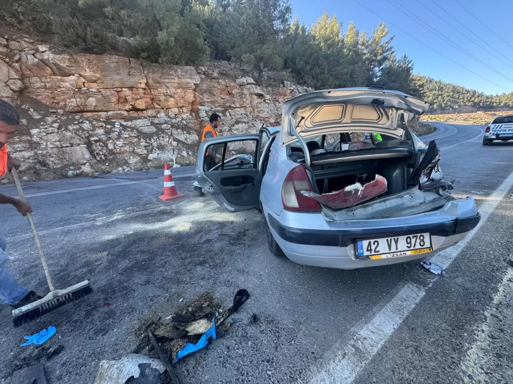 Antalya Akseki-Seydişehir karayolunda Feci Kaza 2 otomobil Çarpıştı 1 ağır 4 yaralı