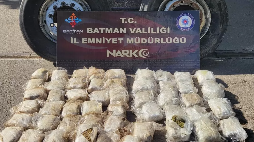 Tırın tekerinde 27 kilo skunk ele geçirildi