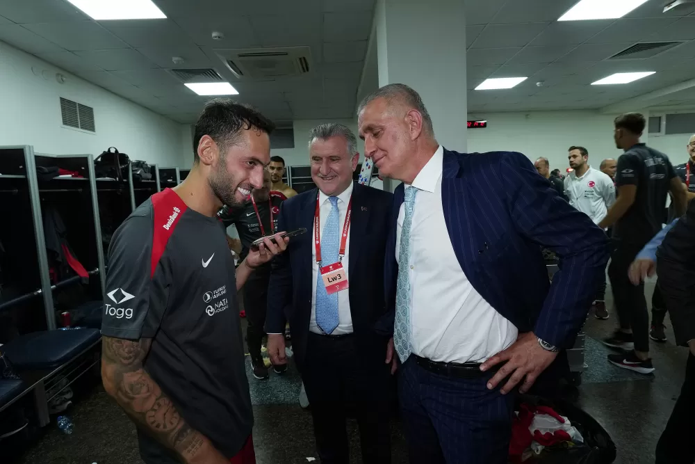 Cumhurbaşkanı Erdoğan'dan deplasmanda Gürcistan'ı 3-2 mağlup eden A Milli Futbol Takımı'na tebrik telefonu