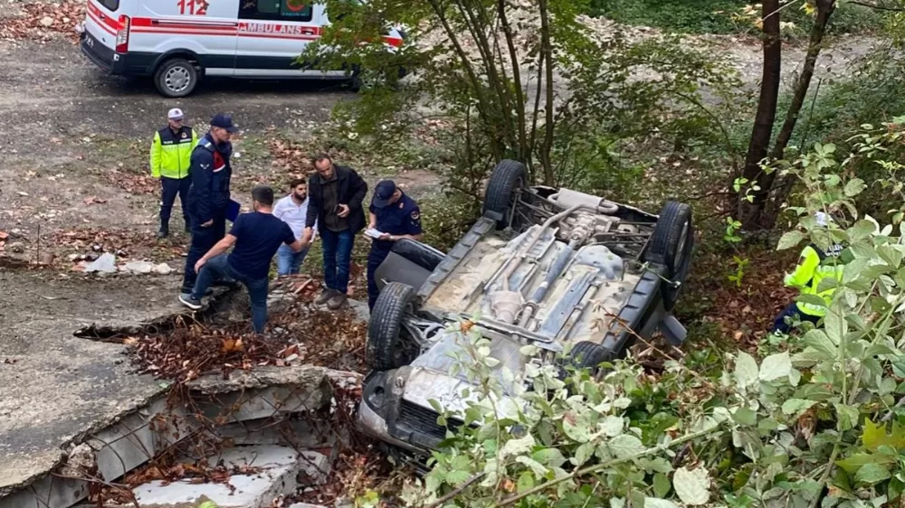  Türkeli’de otomobil şarampole yuvarlandı: 1 yaralı