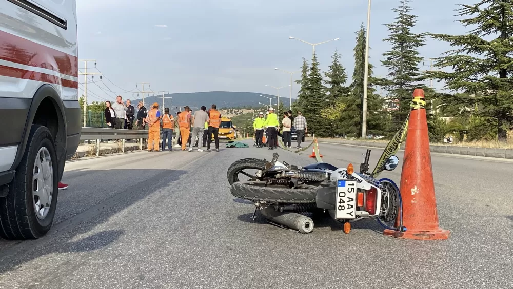 Burdur’da motosiklet kazası can aldı Amcası ayakkabısından tanıdı!