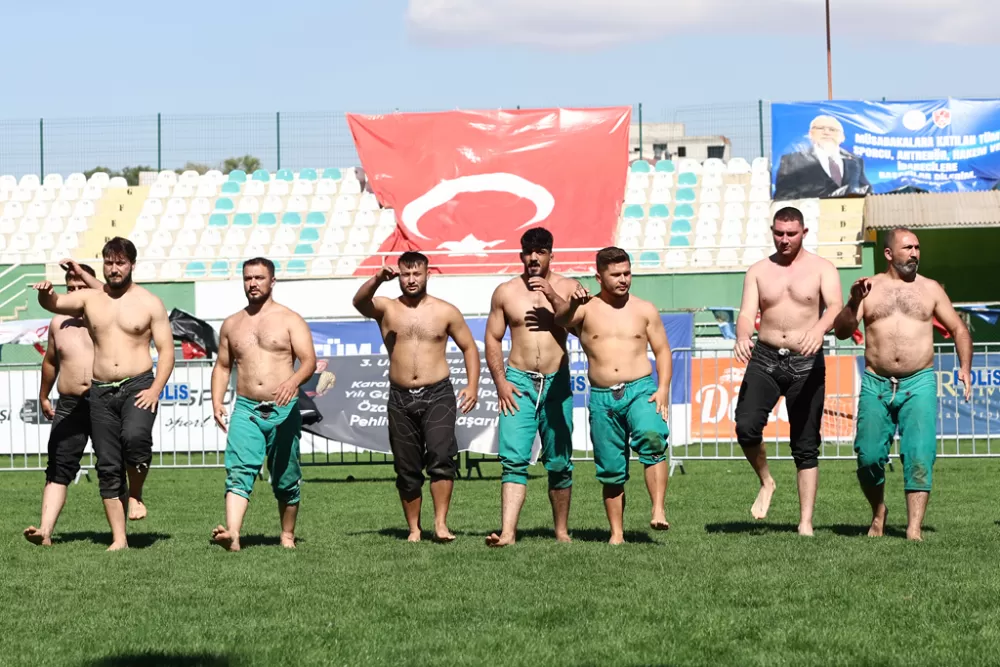 Sivas 3. Muhsin Yazıcıoğlu Karakucak Güreşleri yapıldı Başpehlivan Kim Oldu