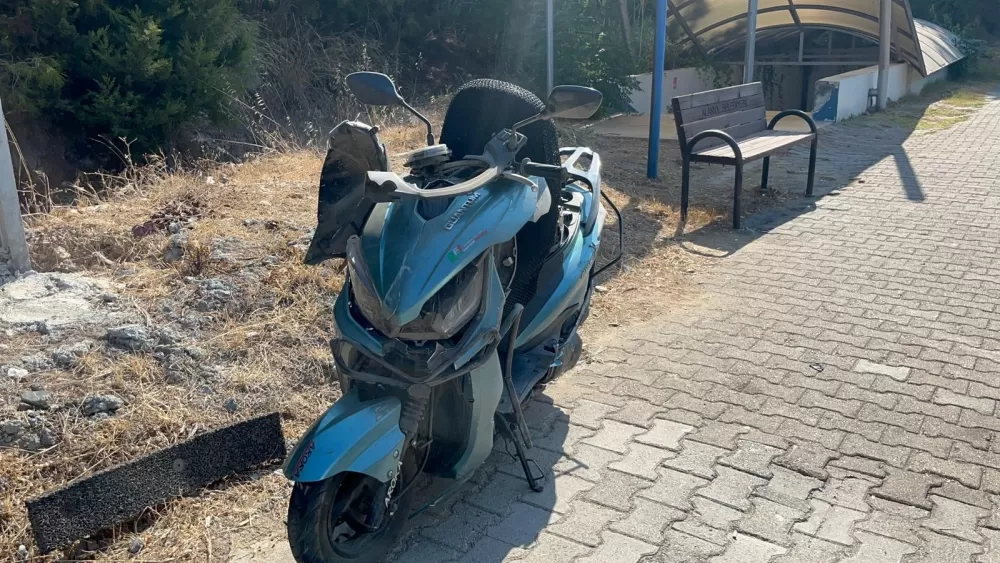Alanya'da midibüsle çarpışan motosikletli yaralandı